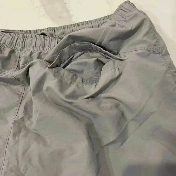 Vintage Early 2000’s Nike Swim Trunks Gray Board Shorts Silver Label Men’s Large - Picture 8 of 8